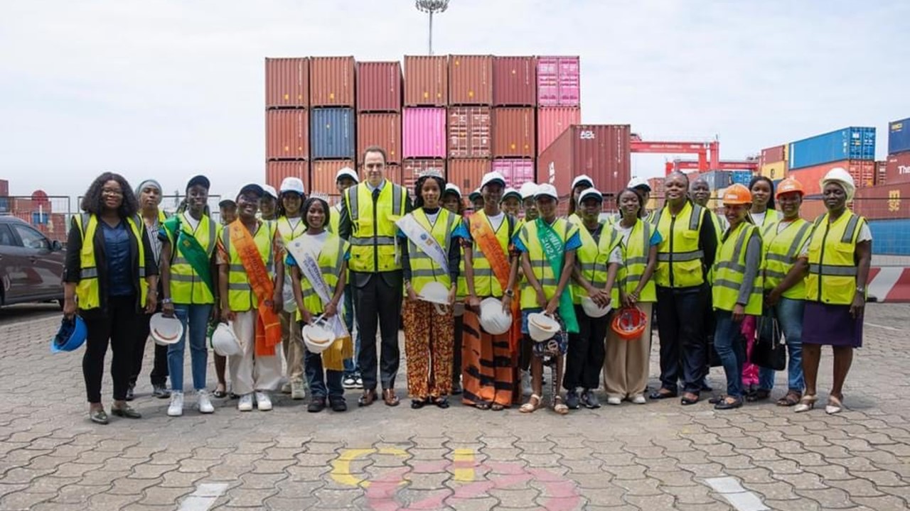 Abidjan Terminal reçoit les miss mathématiques